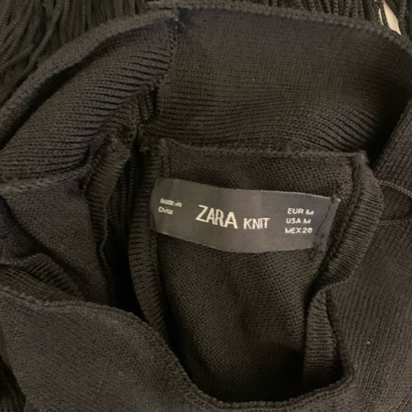 Women’s Fringe Knit Halter Top - Picture 3 of 4